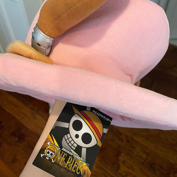 Shonen Jump Funimation licensed premium One Piece Tony Tony Chopper Plush Hat. N - Picture 2 of 4